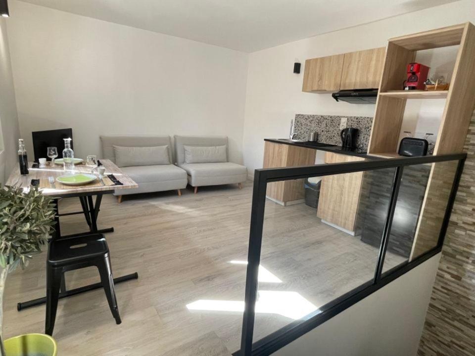 Studio Avec Terrasse Arles Extérieur photo