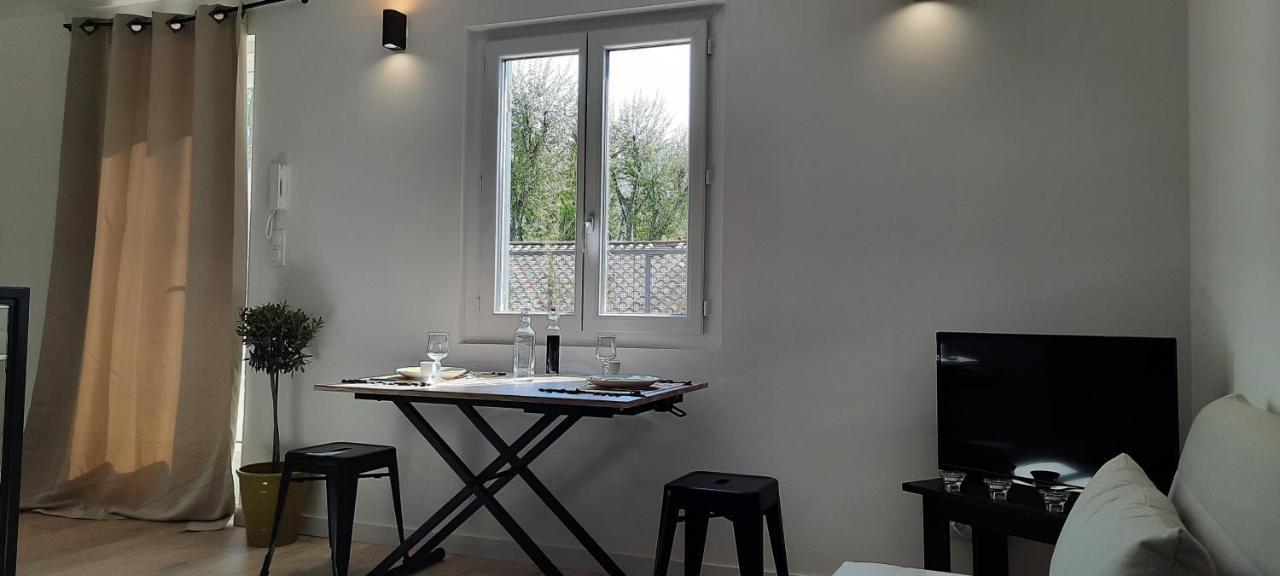 Studio Avec Terrasse Arles Extérieur photo