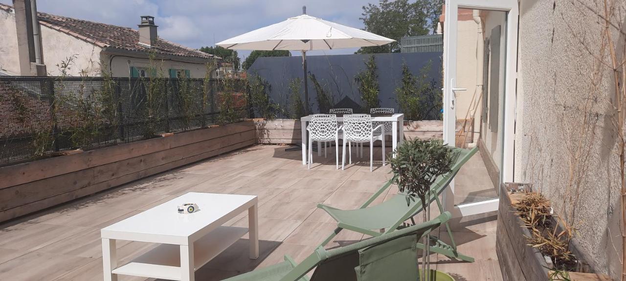 Studio Avec Terrasse Arles Extérieur photo